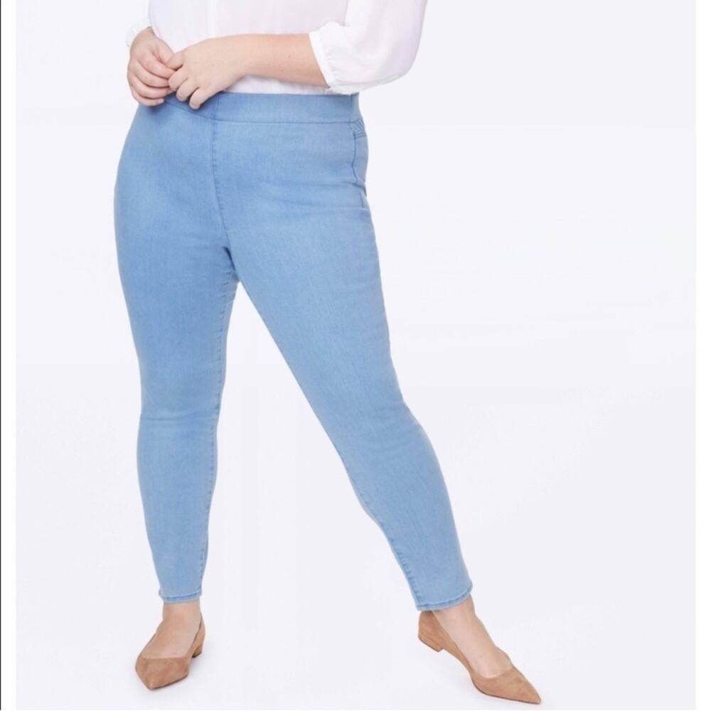 NYDJ Pull On Straight Leg Belle Isle Light Blue Jegging Jeans LiftxTuck 22W